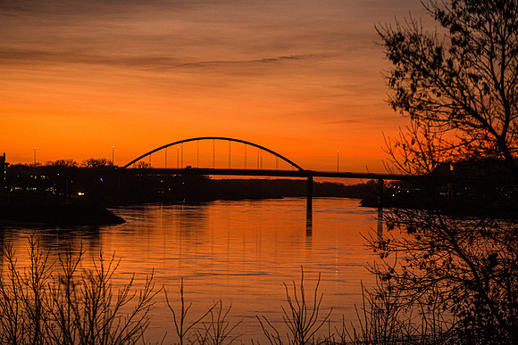 Sioux City, Iowa Sunset Vets bridge
